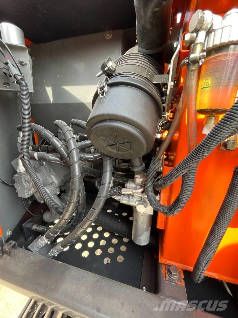 Hitachi ZX 70 Midi excavators  7t - 12t