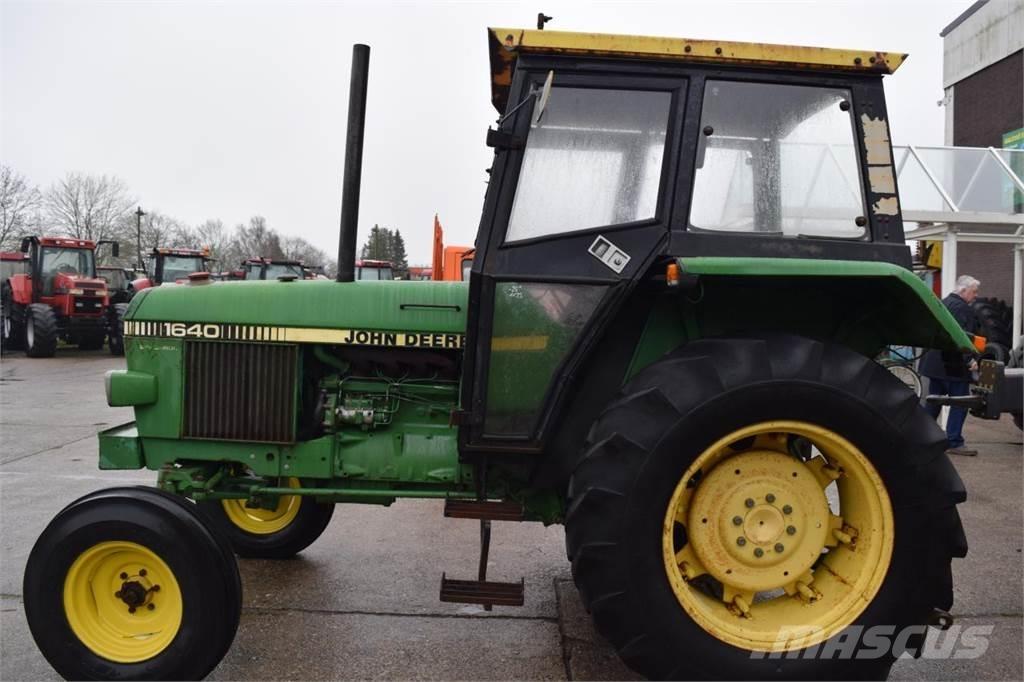 John Deere 1640 Tractors