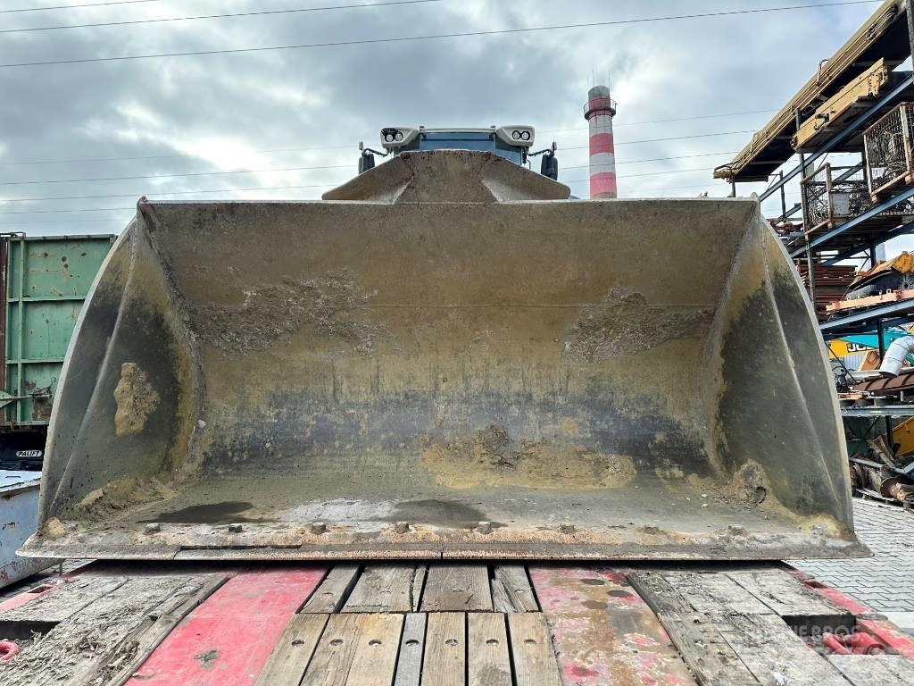Liebherr L 566 Wheel loaders