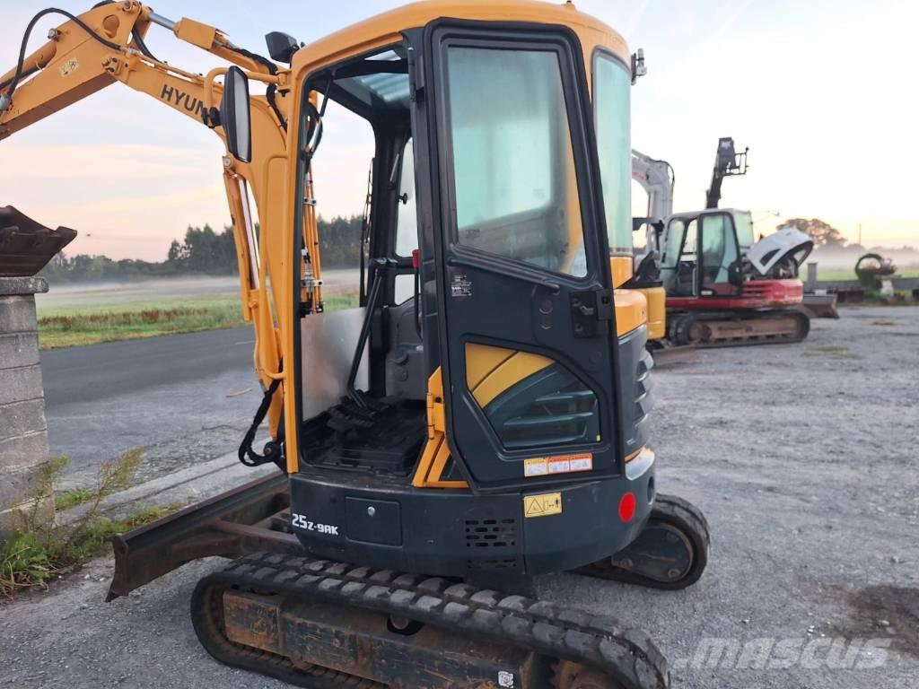 Hyundai 25 Z-9 AK Mini excavators < 7t