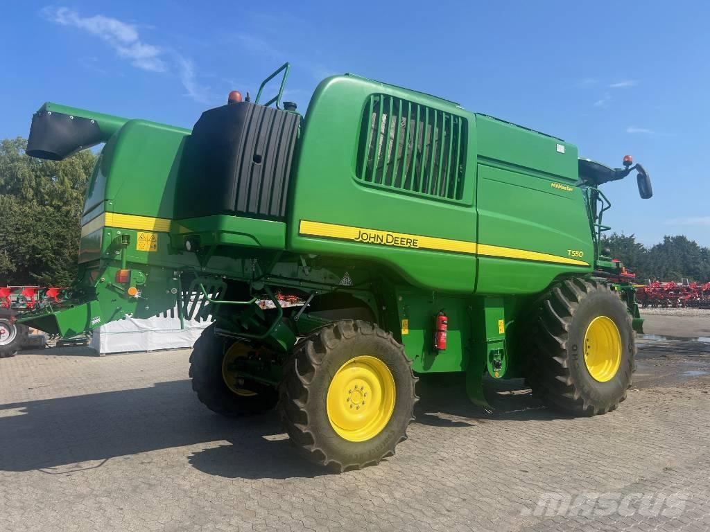 John Deere T 550 Combine harvesters