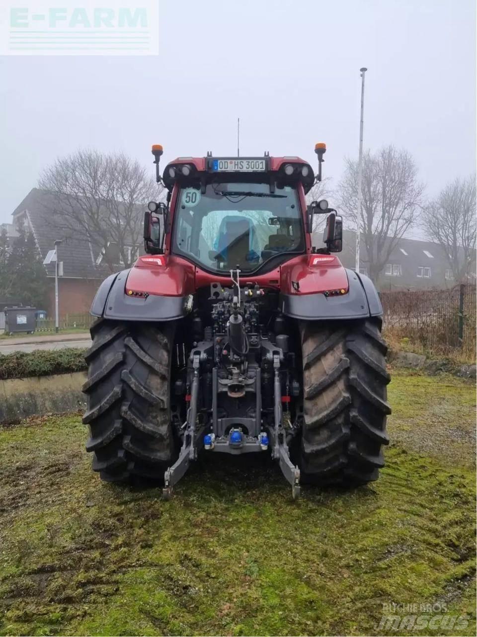 Valtra q 265 Tractors