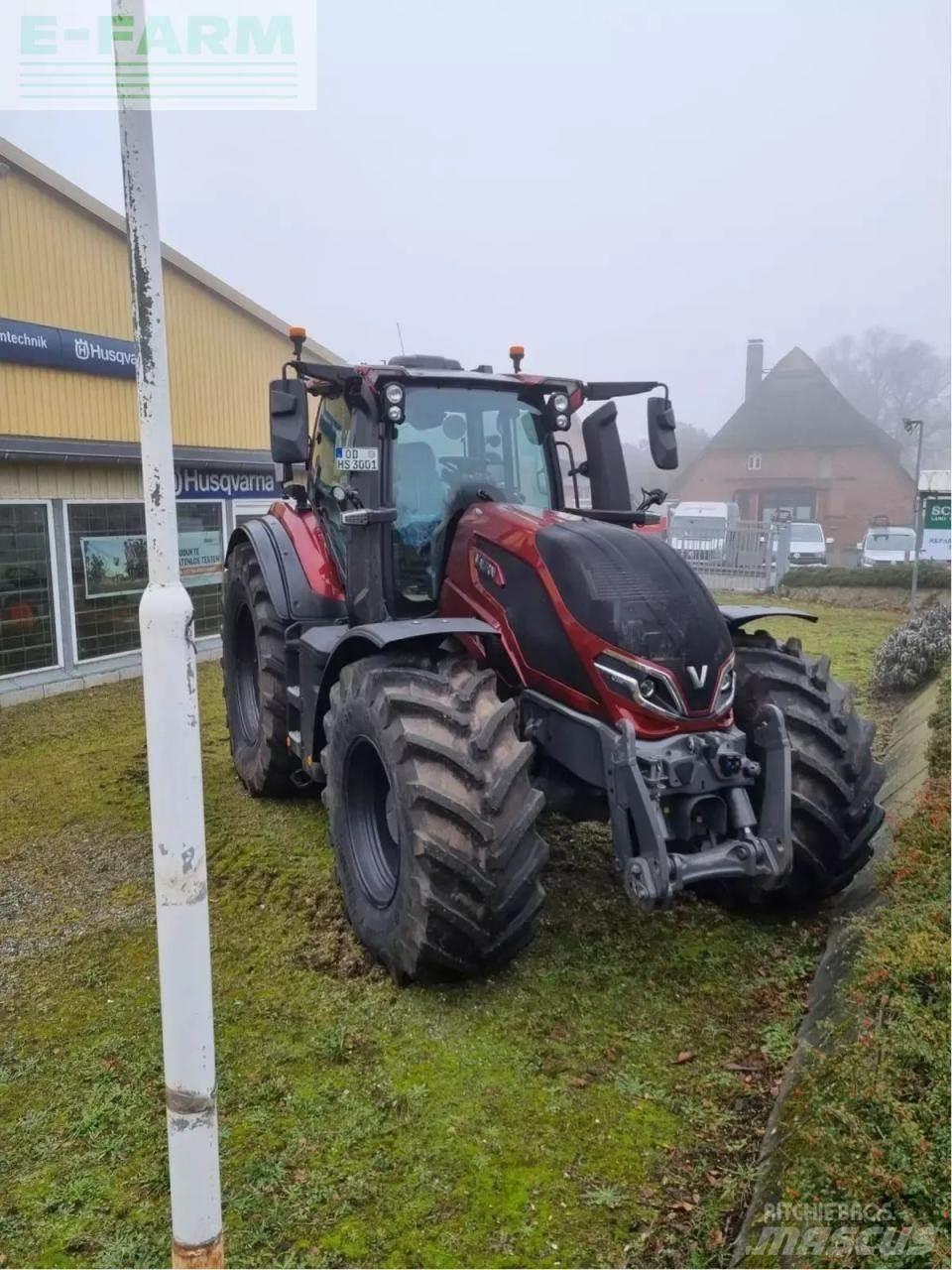 Valtra q 265 Tractors
