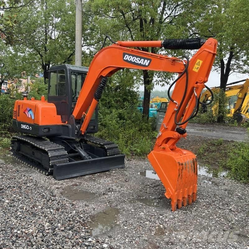 Doosan DH 60 Mini excavators < 7t