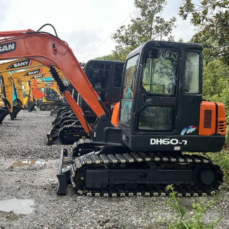 Doosan DH 60 Mini excavators < 7t
