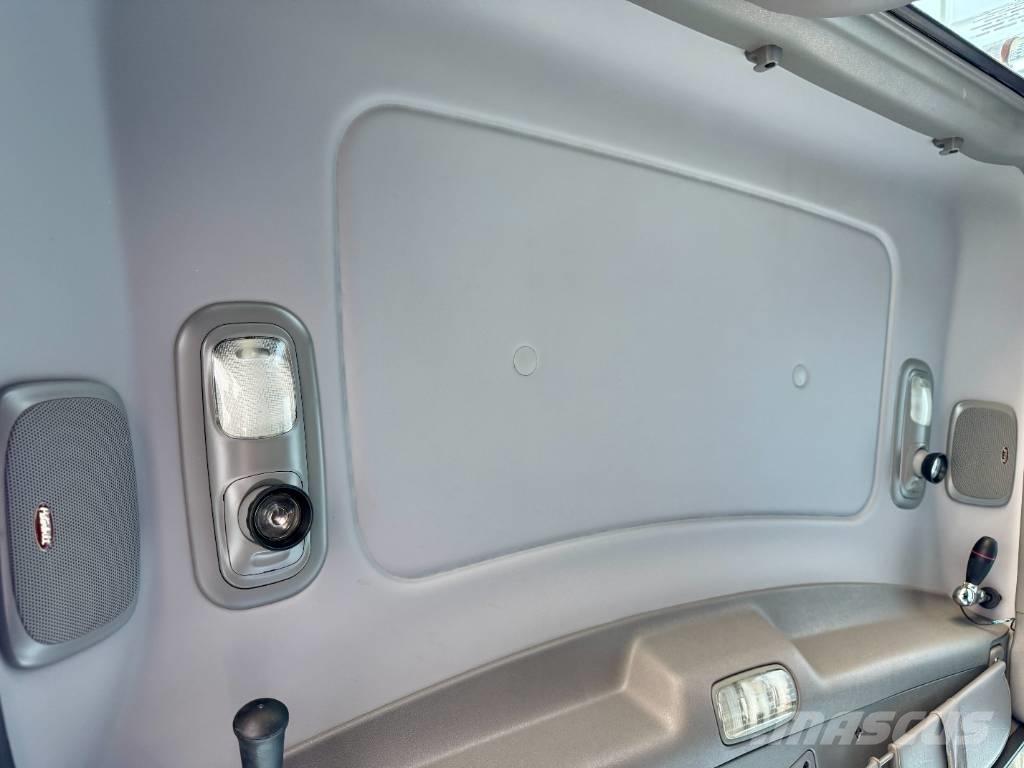 Peterbilt 365 Truck Tractor Units