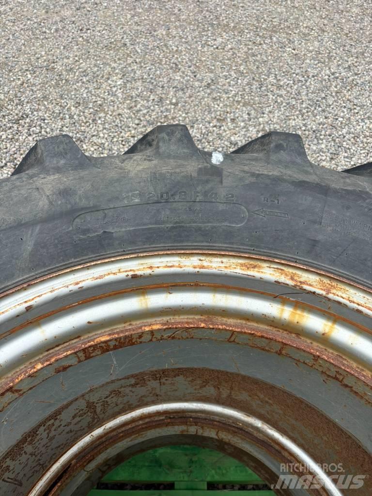  Tvillinghjul 20.8R42 Tyres, wheels and rims