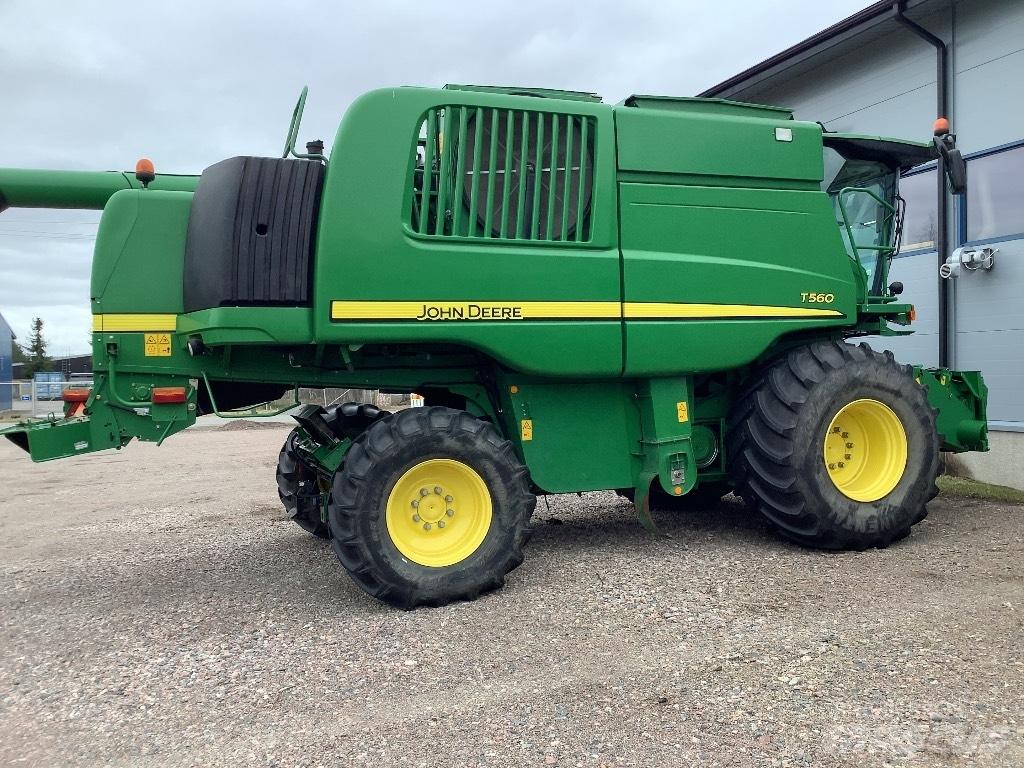 John Deere T560 Combine harvesters