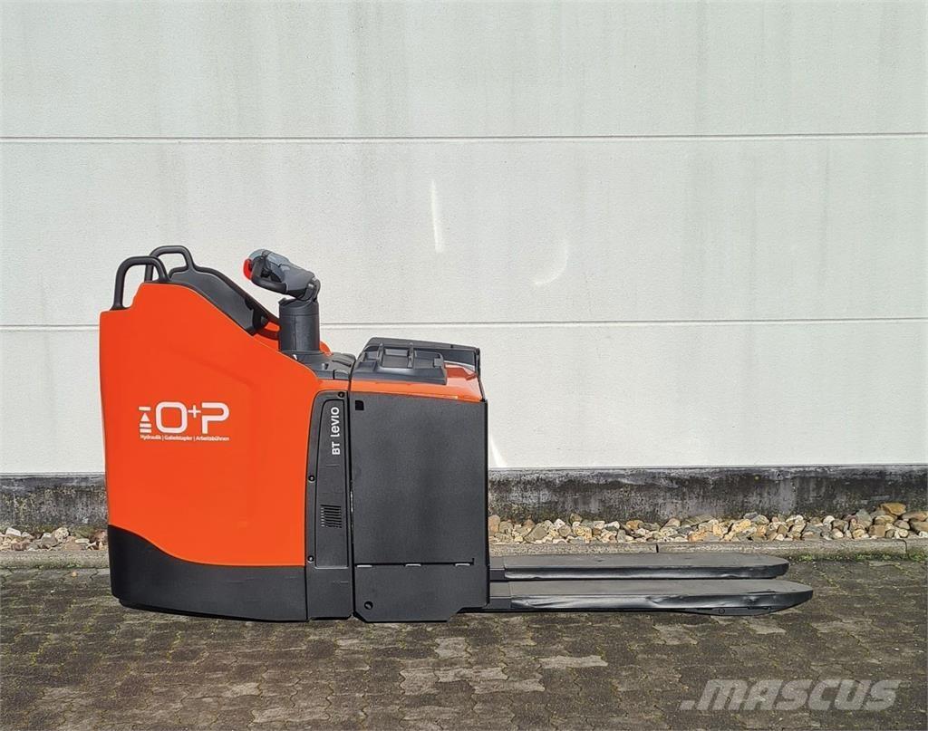 Toyota LPE 250 Pedestrian stacker