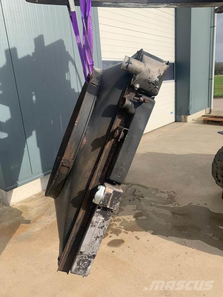 Liebherr A932 Radiators