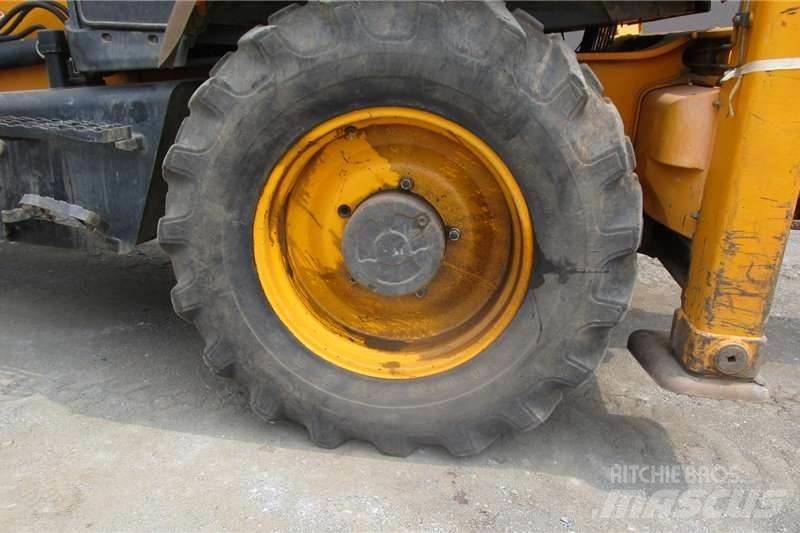 JCB 3DX4 TLB's