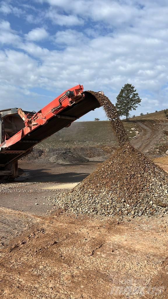 Sandvik QI240 Mobile crushers