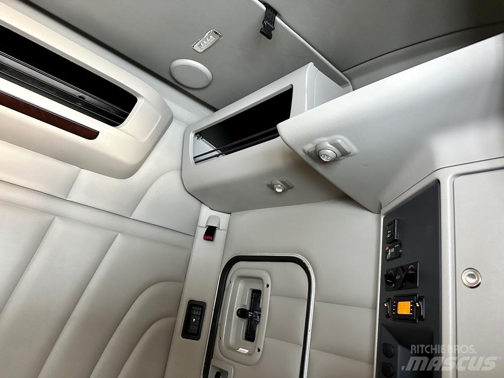 Peterbilt 567 Truck Tractor Units