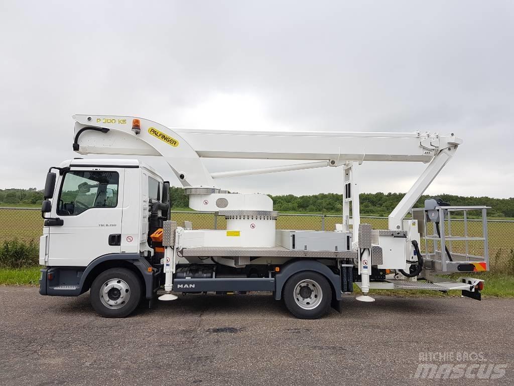 Palfinger P 300 KS Truck mounted aerial platforms