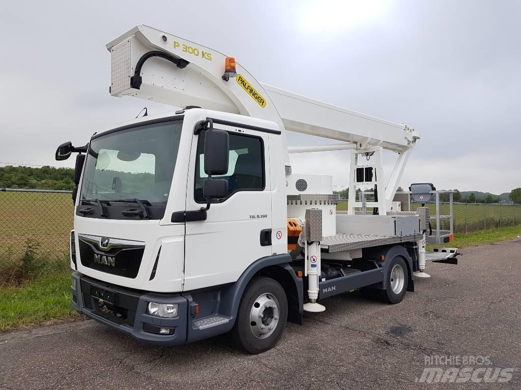 Palfinger P 300 KS Truck mounted aerial platforms