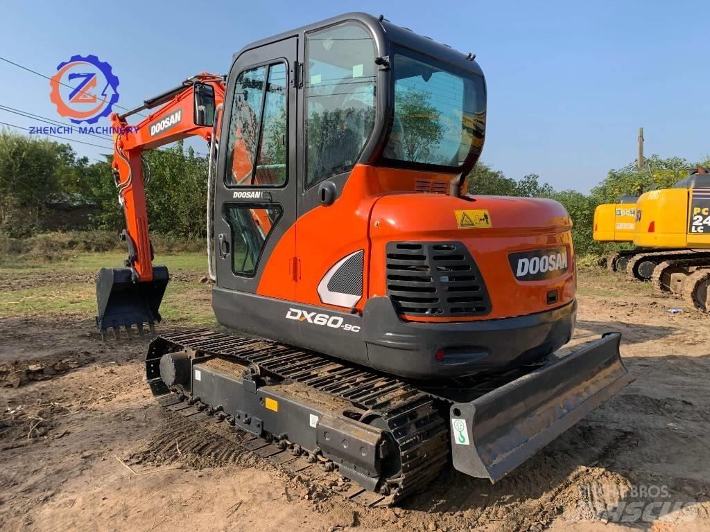 Doosan DX 60 Mini excavators < 7t