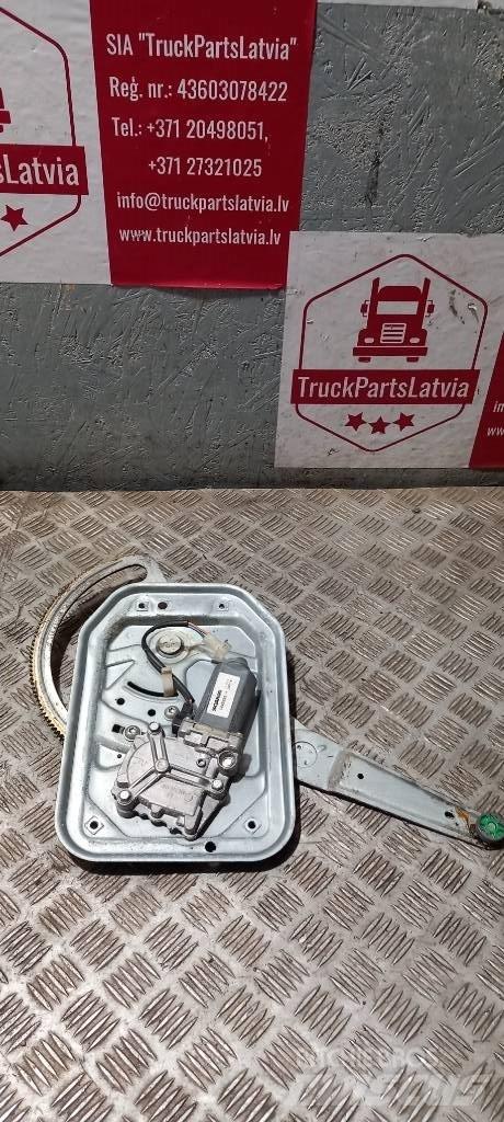 Scania R 440    1442293 Cabins and interior