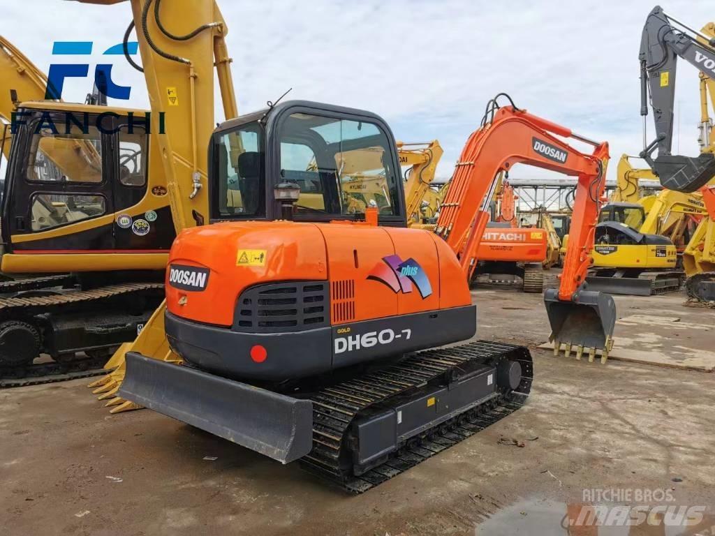Doosan DH 60 Mini excavators < 7t
