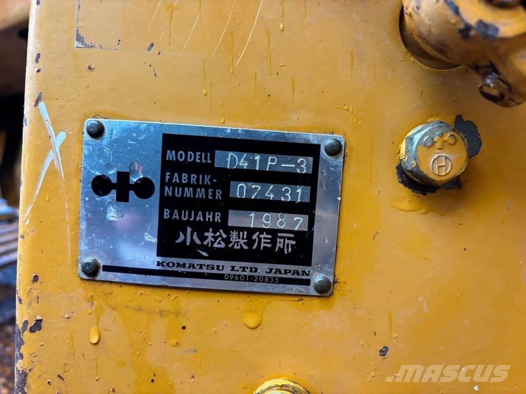 Komatsu D 41 P-3 Crawler dozers