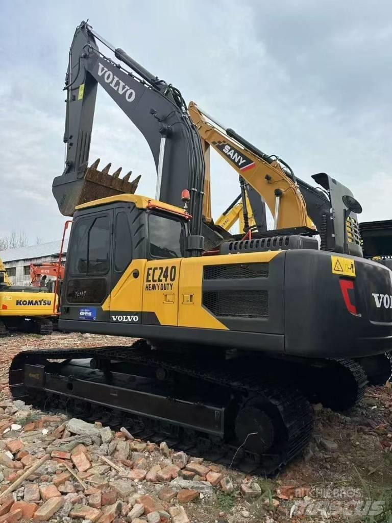 Volvo 240 Crawler excavators