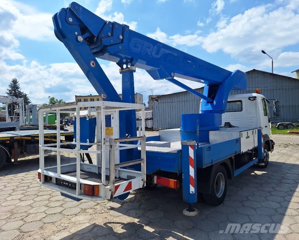Bison TKA 30 KS Truck mounted aerial platforms