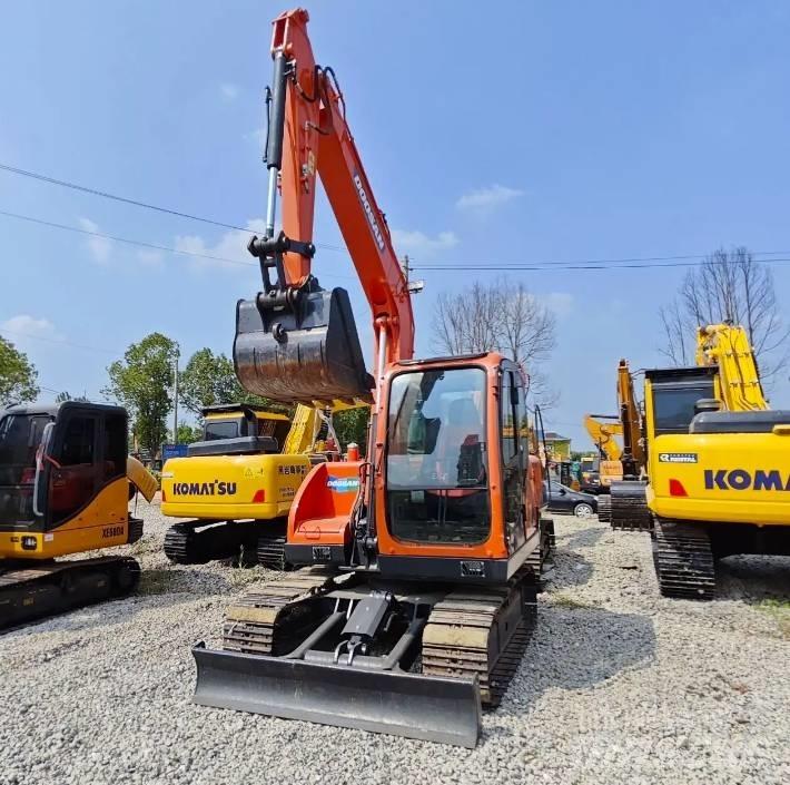 Doosan DX75-9C Midi excavators  7t - 12t