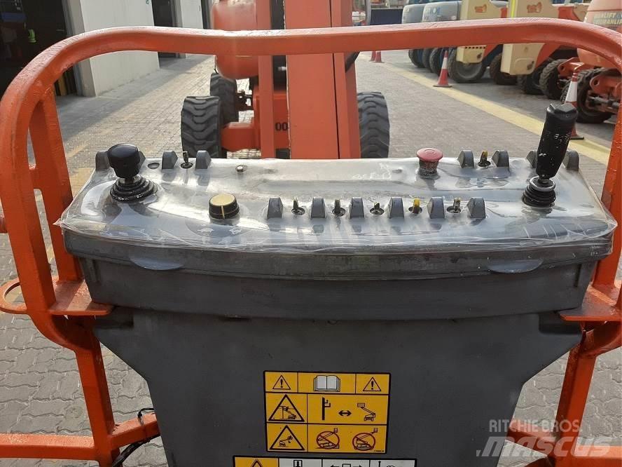 JLG 800AJ Articulated boom lifts