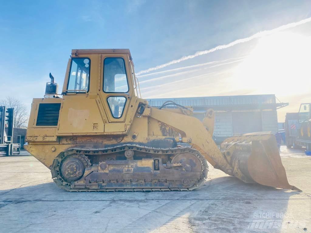 CAT 943 LGP Crawler FEL's