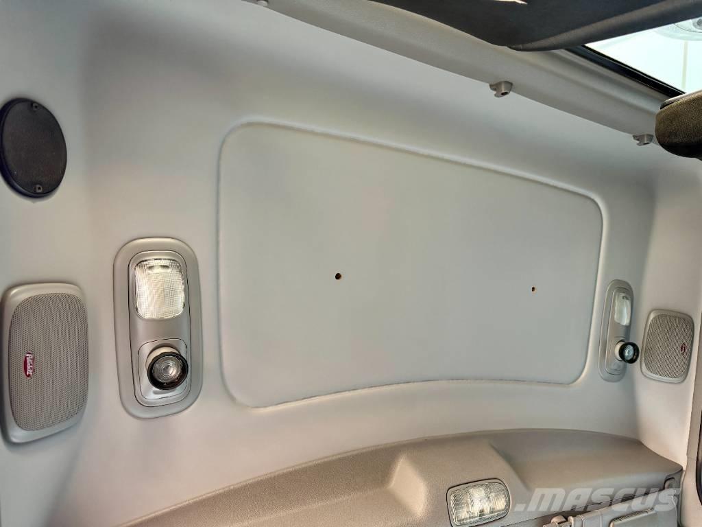 Peterbilt 389 Truck Tractor Units