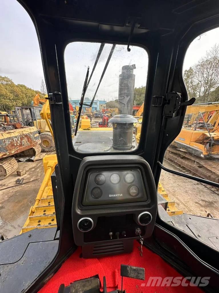 Shantui SD 32 Crawler excavators