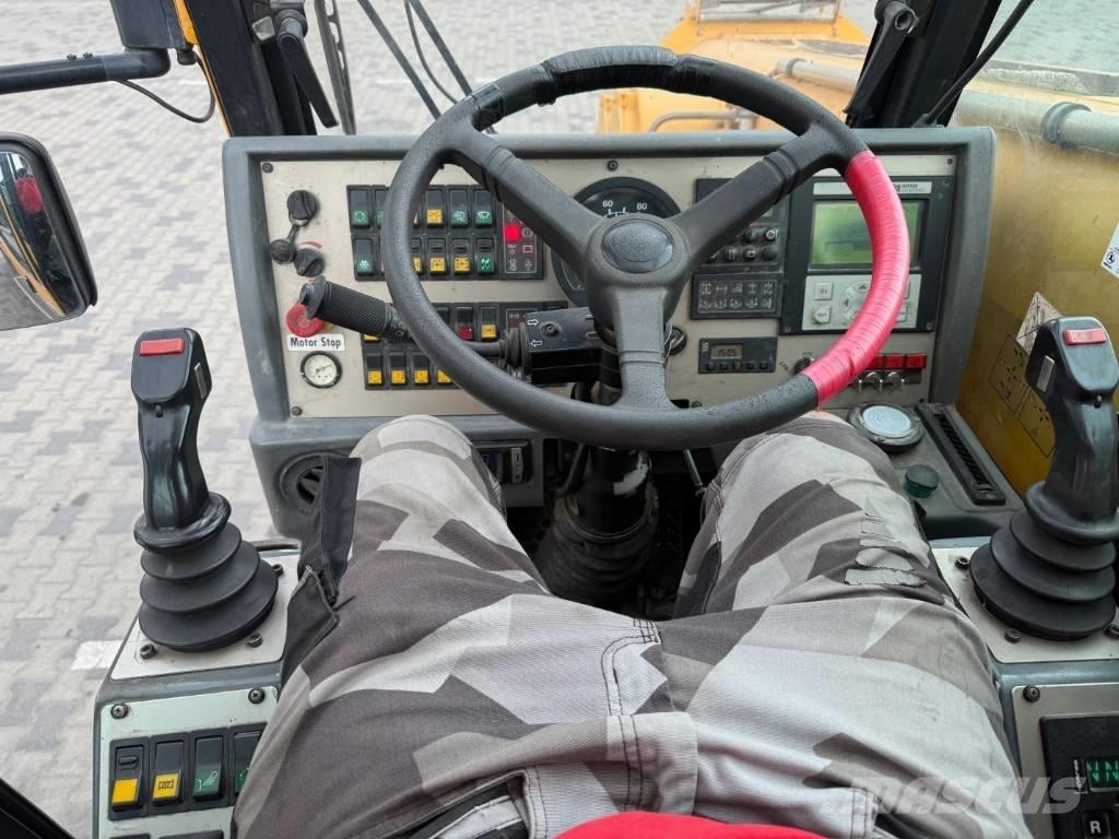 Demag AC 40-1 City All terrain cranes