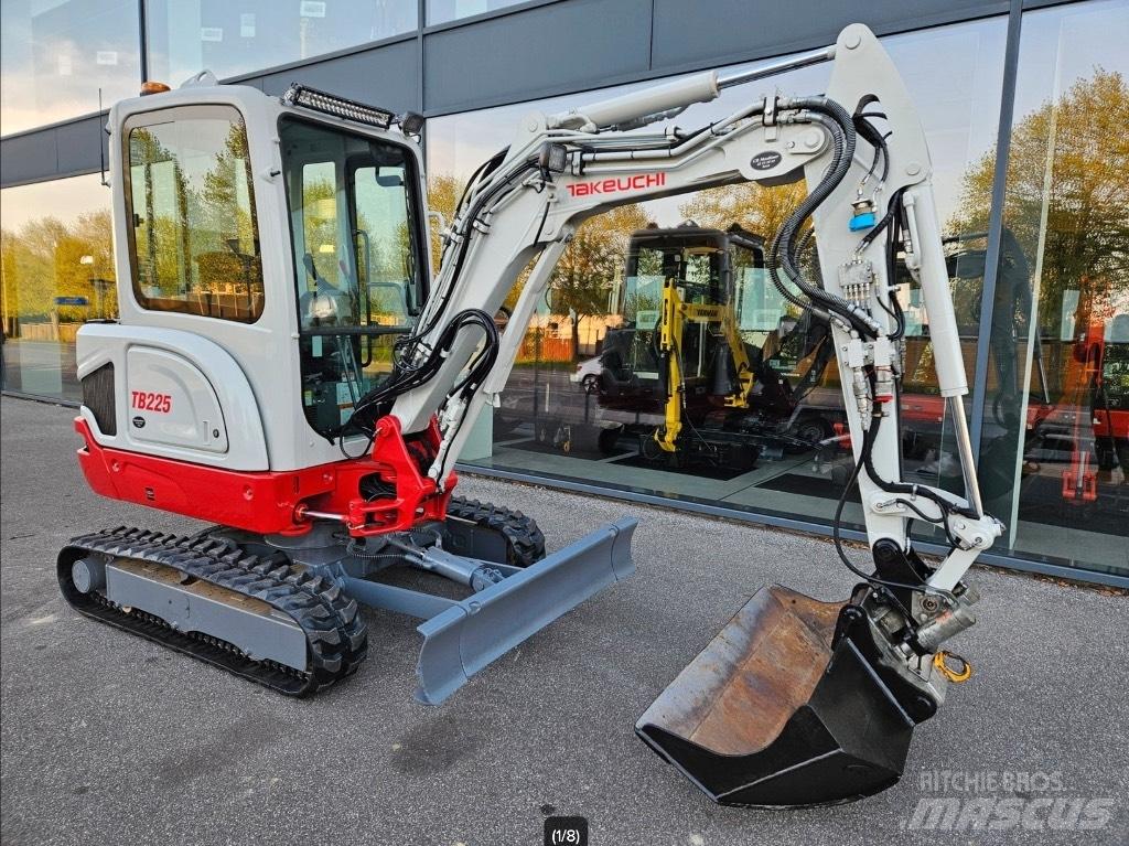 Takeuchi TB 225 Mini excavators < 7t