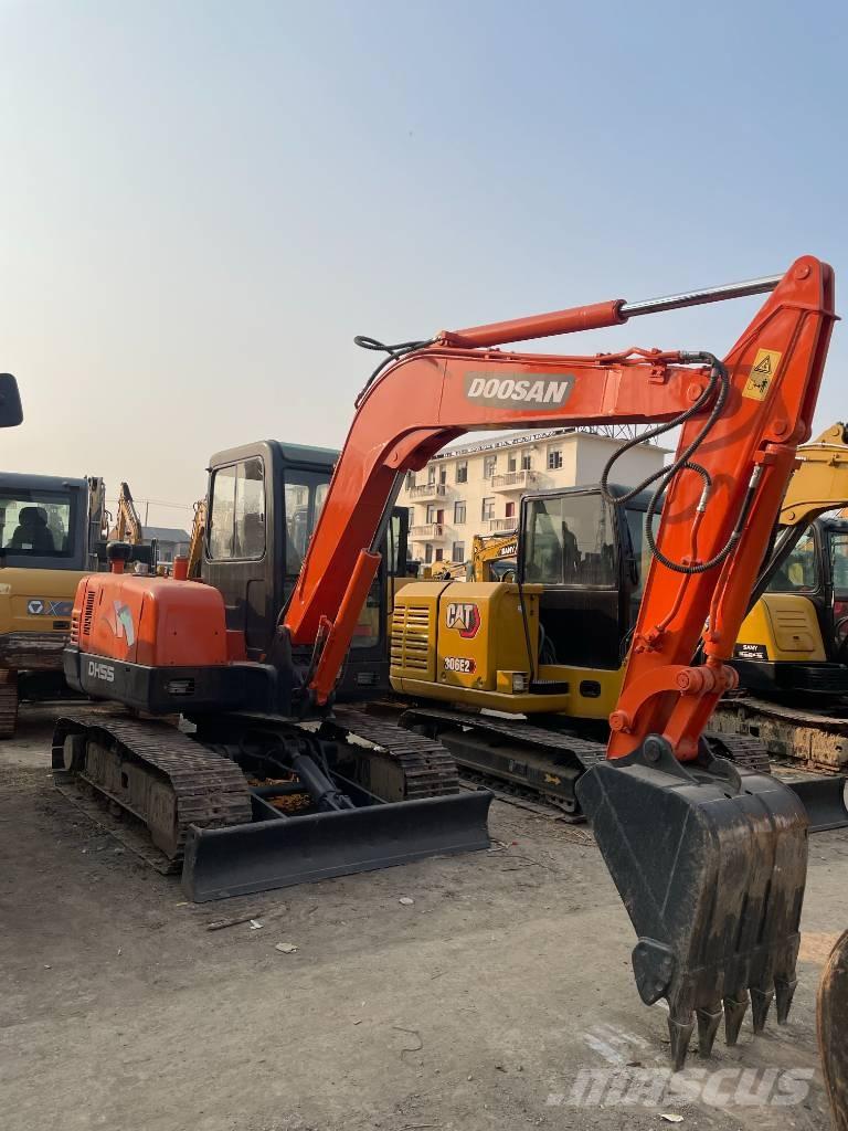 Doosan DH 55 Mini excavators < 7t