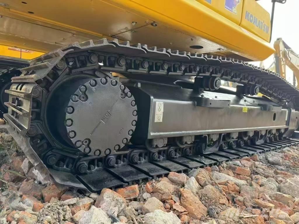 Komatsu 220-8 Crawler excavators