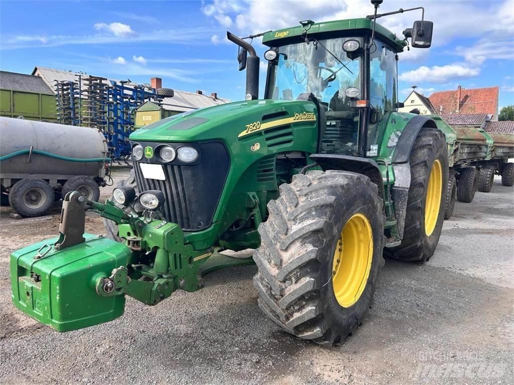 John Deere 7820 Tractors