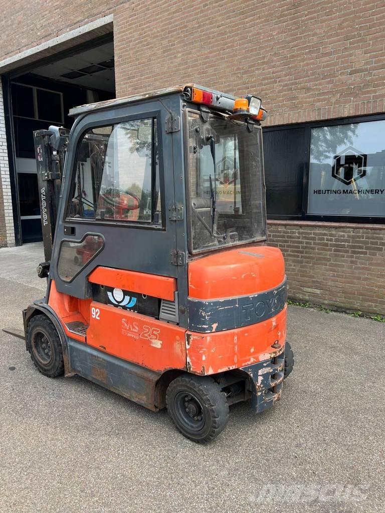 Toyota 7FBMF25 Electric forklift trucks