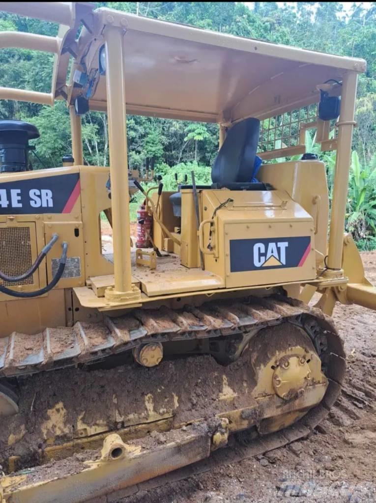 CAT D4SR Compact tractors