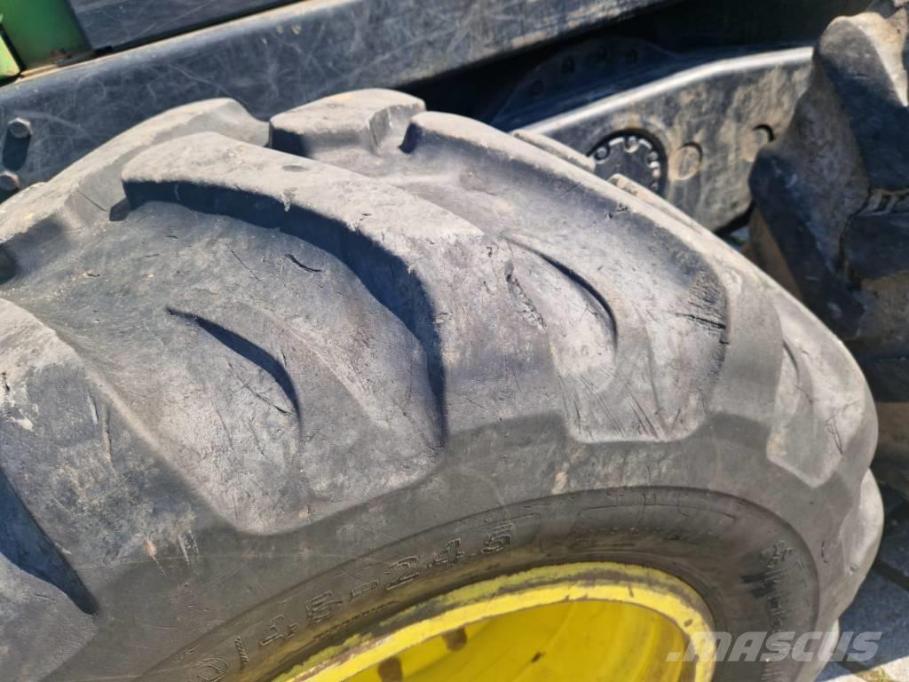 John Deere 1010 E Forwarders