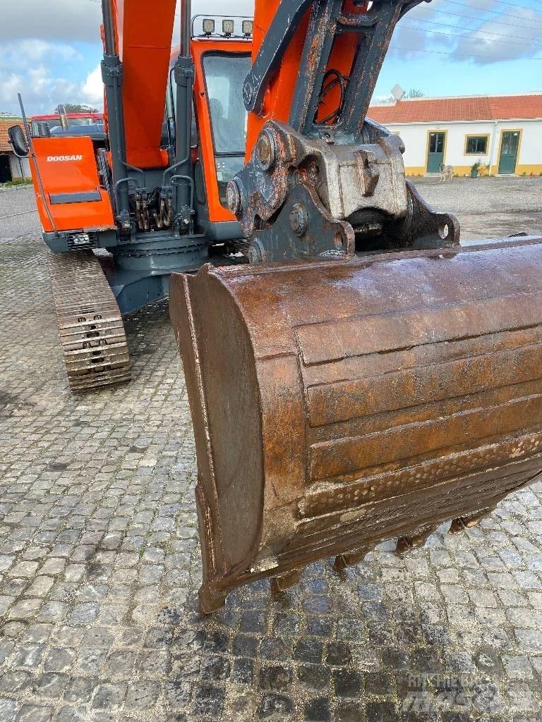 Doosan DX 220 NLC Crawler excavators