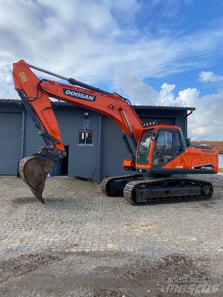 Doosan DX 220 NLC Crawler excavators
