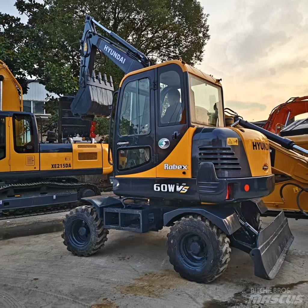 Hyundai Robex 60 VS Mini excavators < 7t