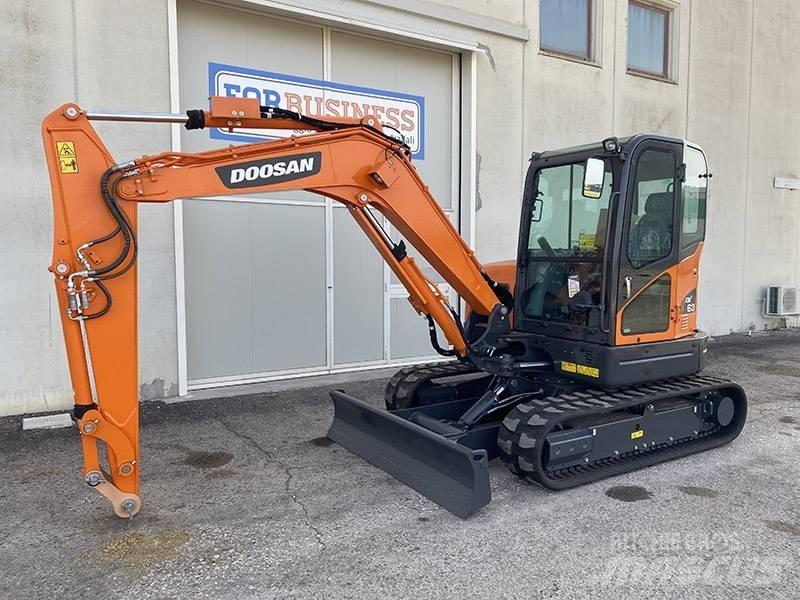 Doosan DX 63-3 Mini excavators < 7t