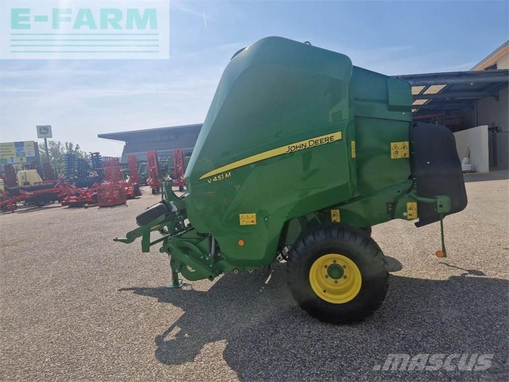 John Deere V451M Square balers