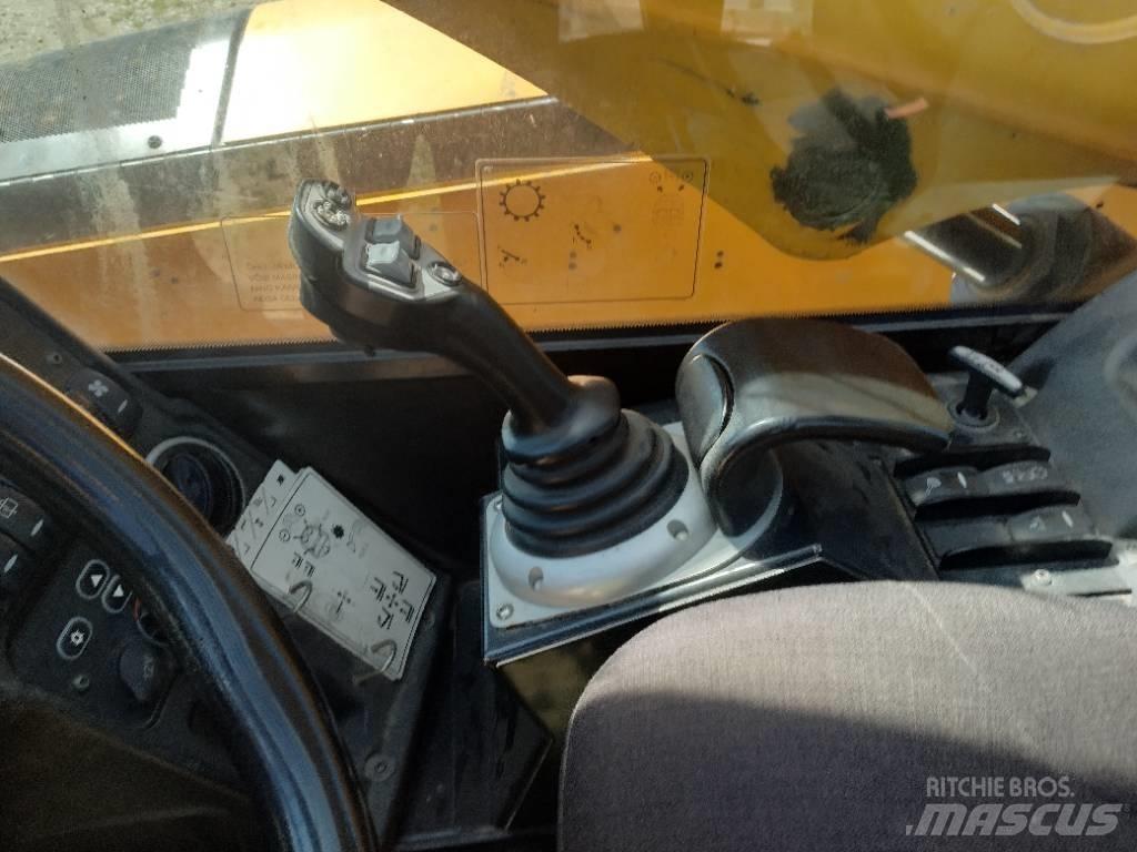 JCB 541 AGS Farming telehandlers