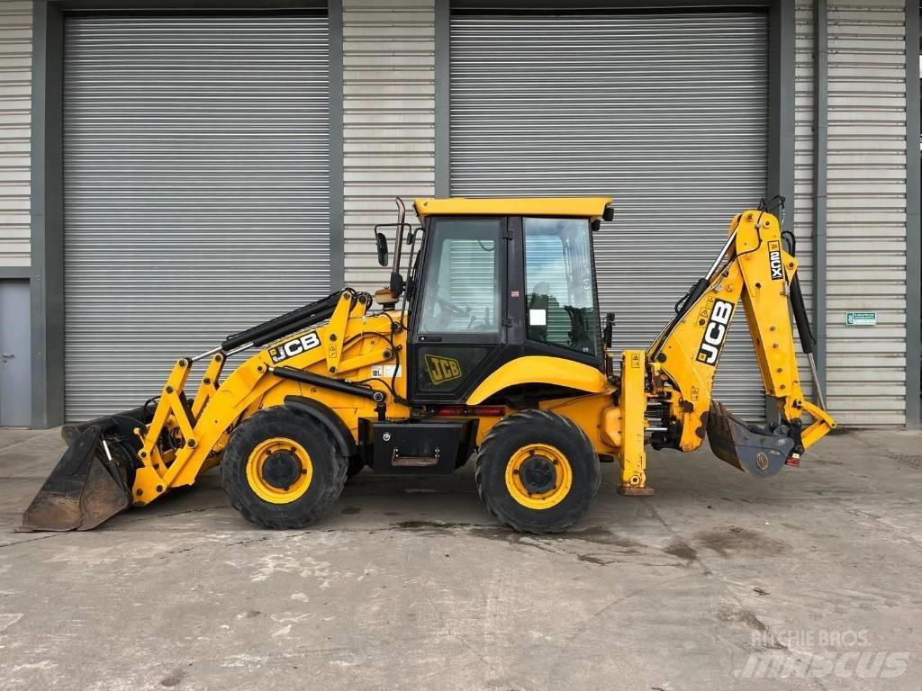 JCB 2 CX TLB's