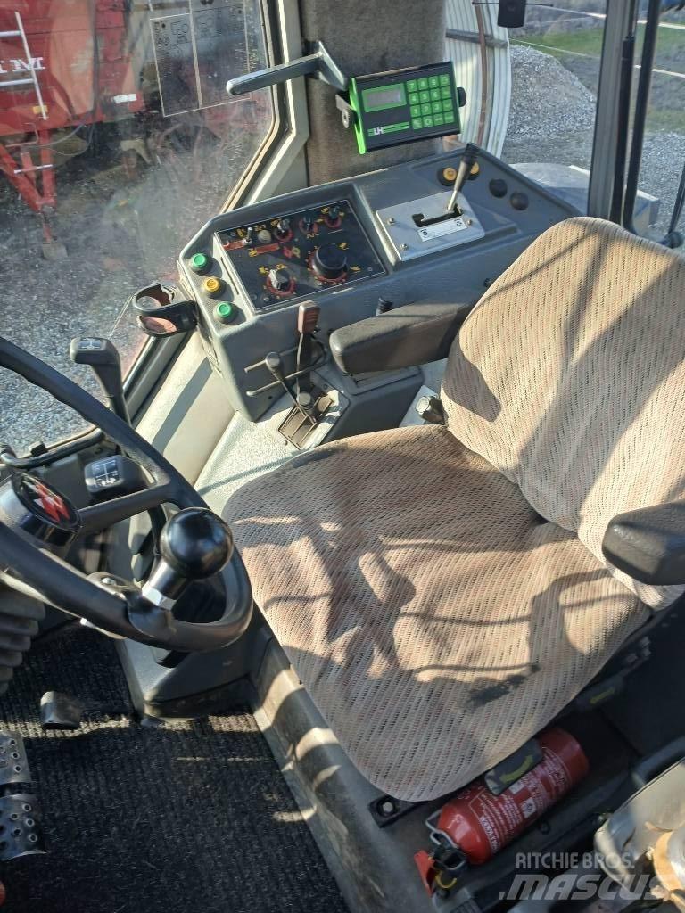 Massey Ferguson 3065 Tractors