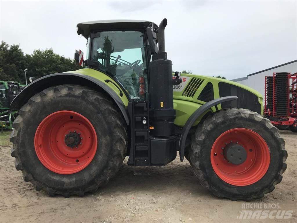 CLAAS Axion 950 Tractors