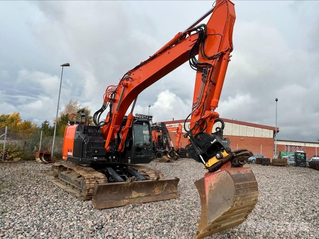 Hitachi ZX225USBL-6 Crawler excavators