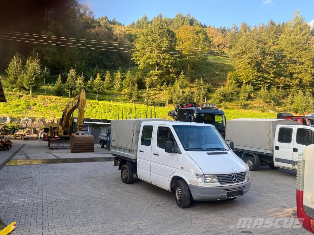 Mercedes-Benz 212 D Ldv/dropside