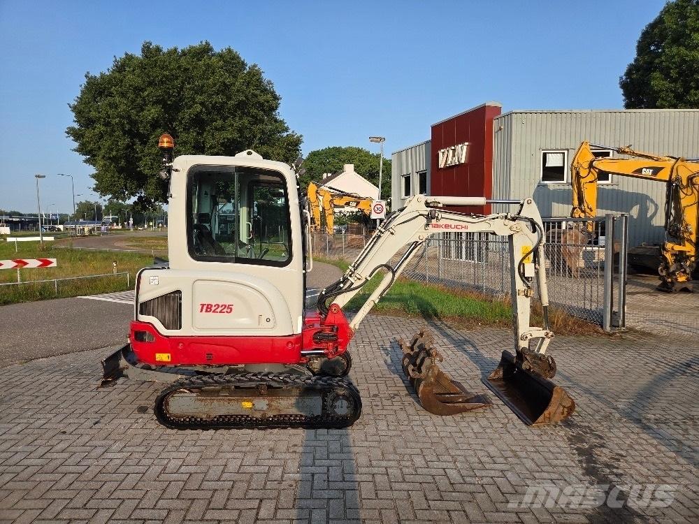 Takeuchi TB225 Mini excavators < 7t